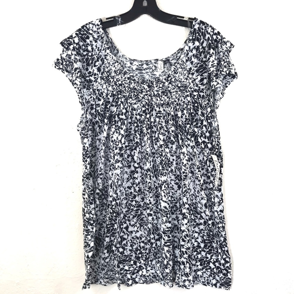 Daffodil Women's Black And White Shirt 2X NWT